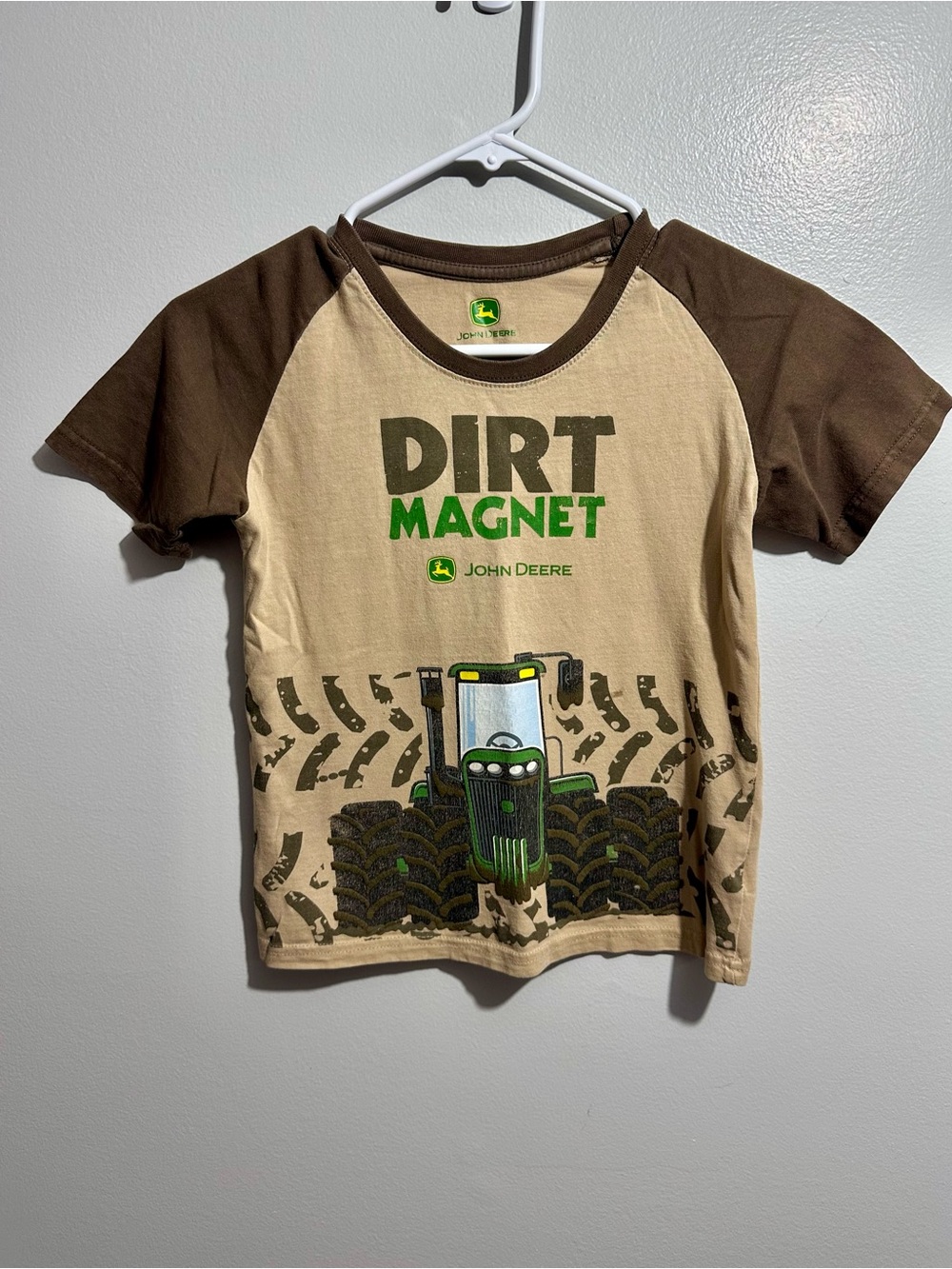 John Deere "Dirt Magnet" Short Sleeve Tee Tan Brown Size 6 (1406)